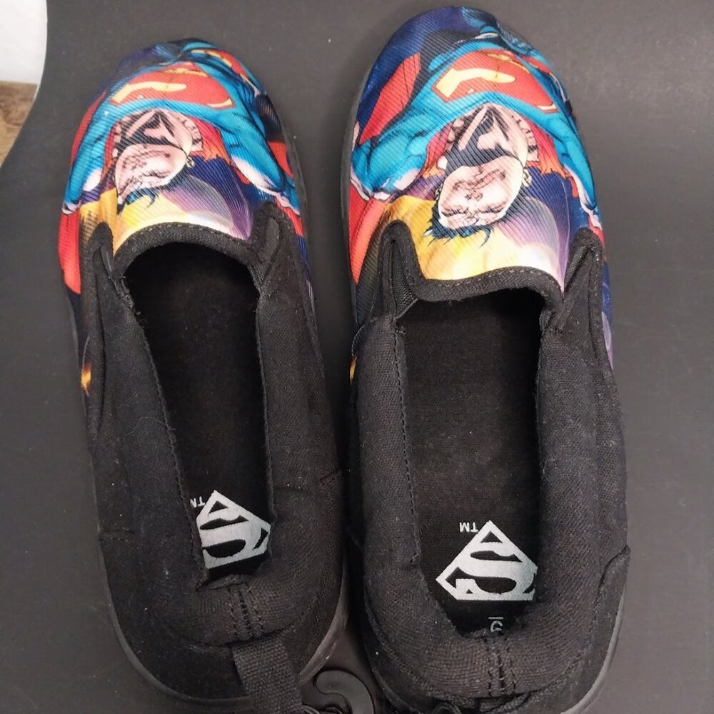 DC Comics: Superman Men's Shoes - Picture 10 of 13
